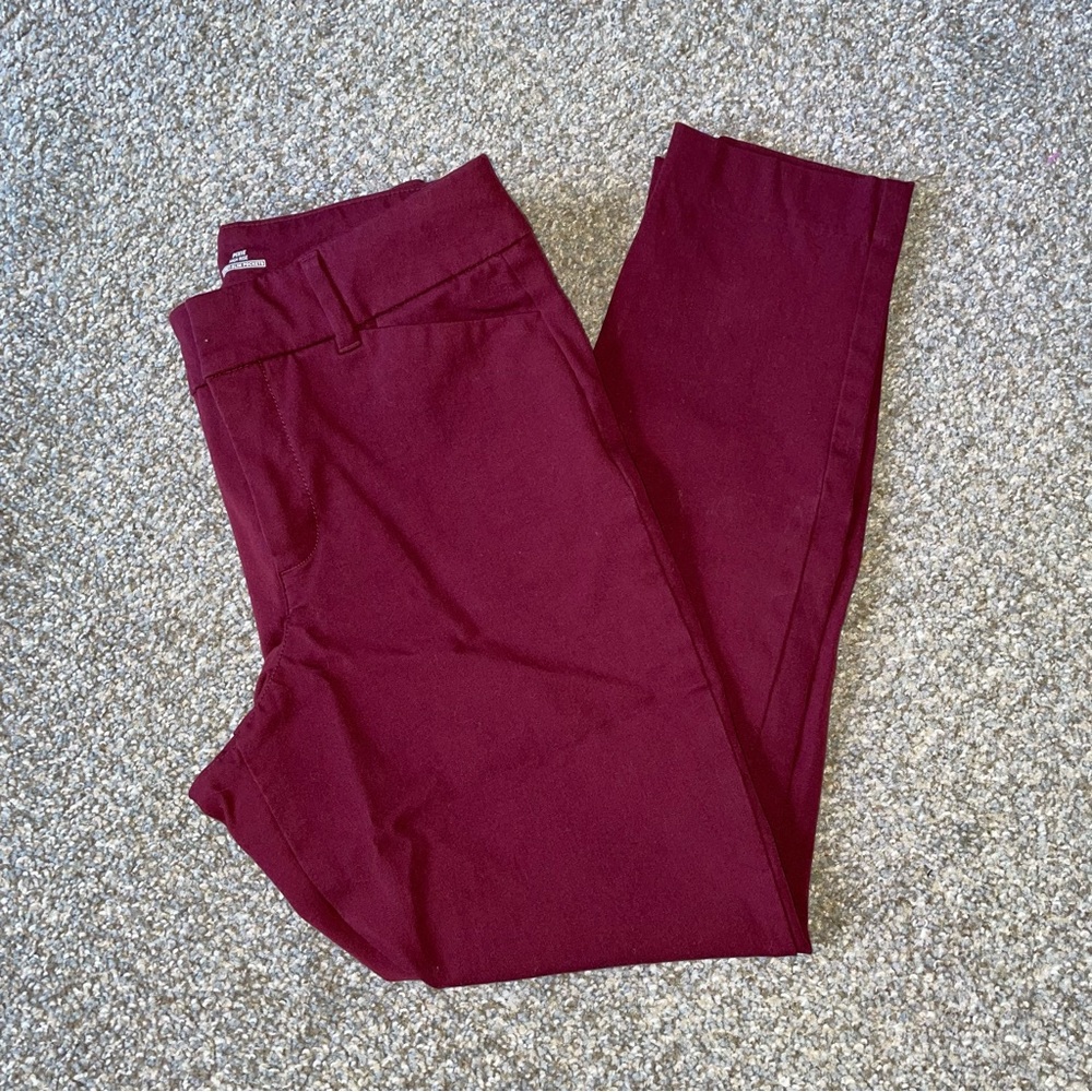 Old Navy Women's Ankle Pixie Pants in Deep Wine